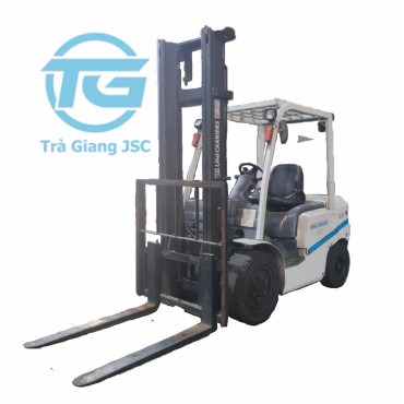 XE NÂNG DẦU DIESEL UNICARRIERS 3 TẤN